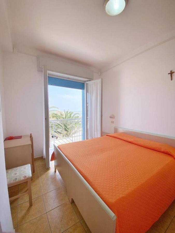 Hotel Dinarica Marotta Zewnętrze zdjęcie