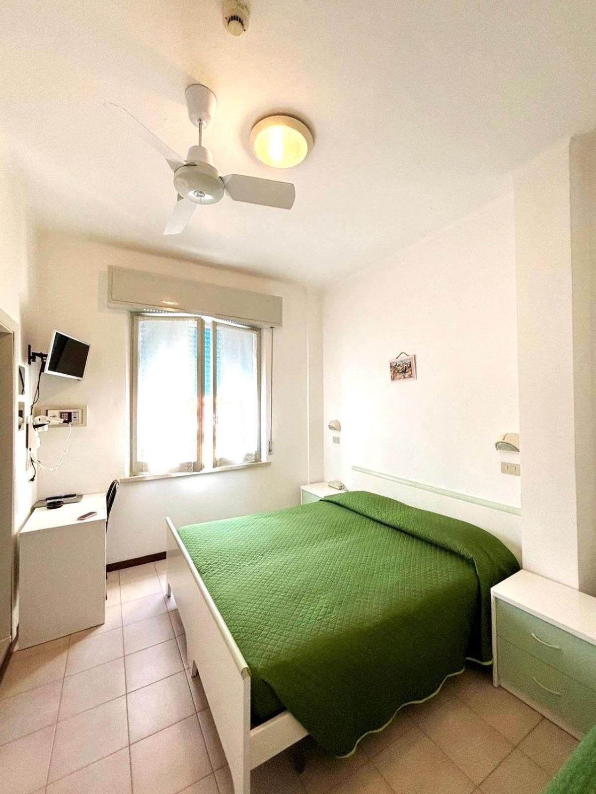 Hotel Dinarica Marotta Zewnętrze zdjęcie